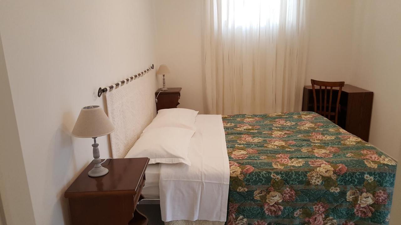לינה וארוחת בוקר אלגהרו Il Giardino Del Nespolo מראה חיצוני תמונה